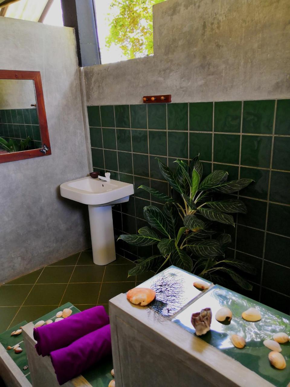 Auberge de jeunesse Yala Yin Yang à Palatupana Extérieur photo